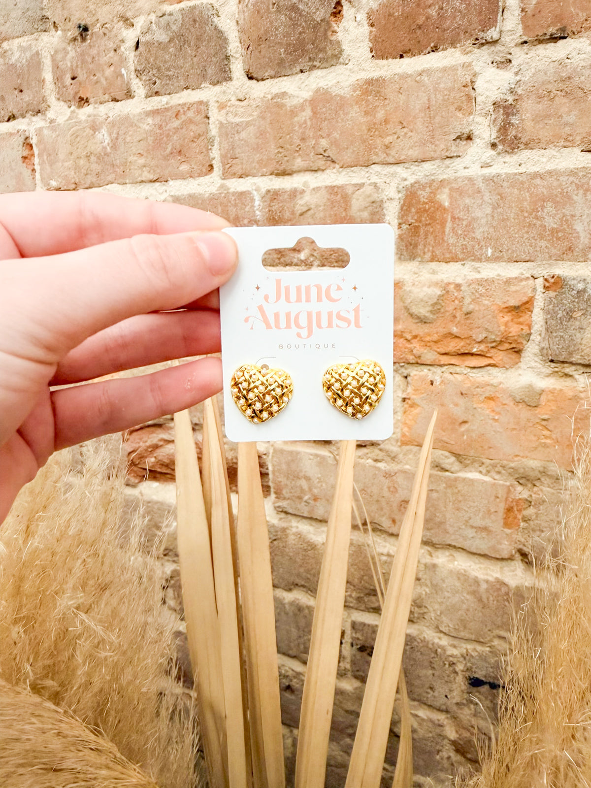 Pretty Pearl Heart Earrings