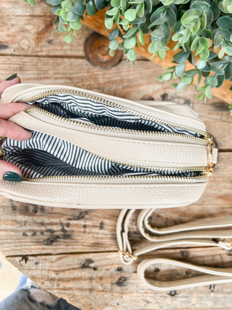 Zeta Crossbody/Wristlet