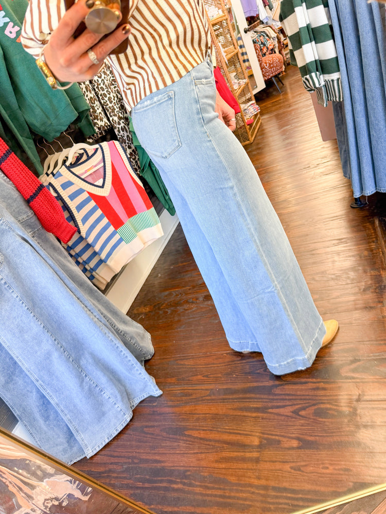 Cays Wide Leg Jeans