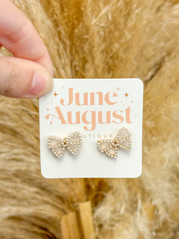 Big Pearl Bow Studs