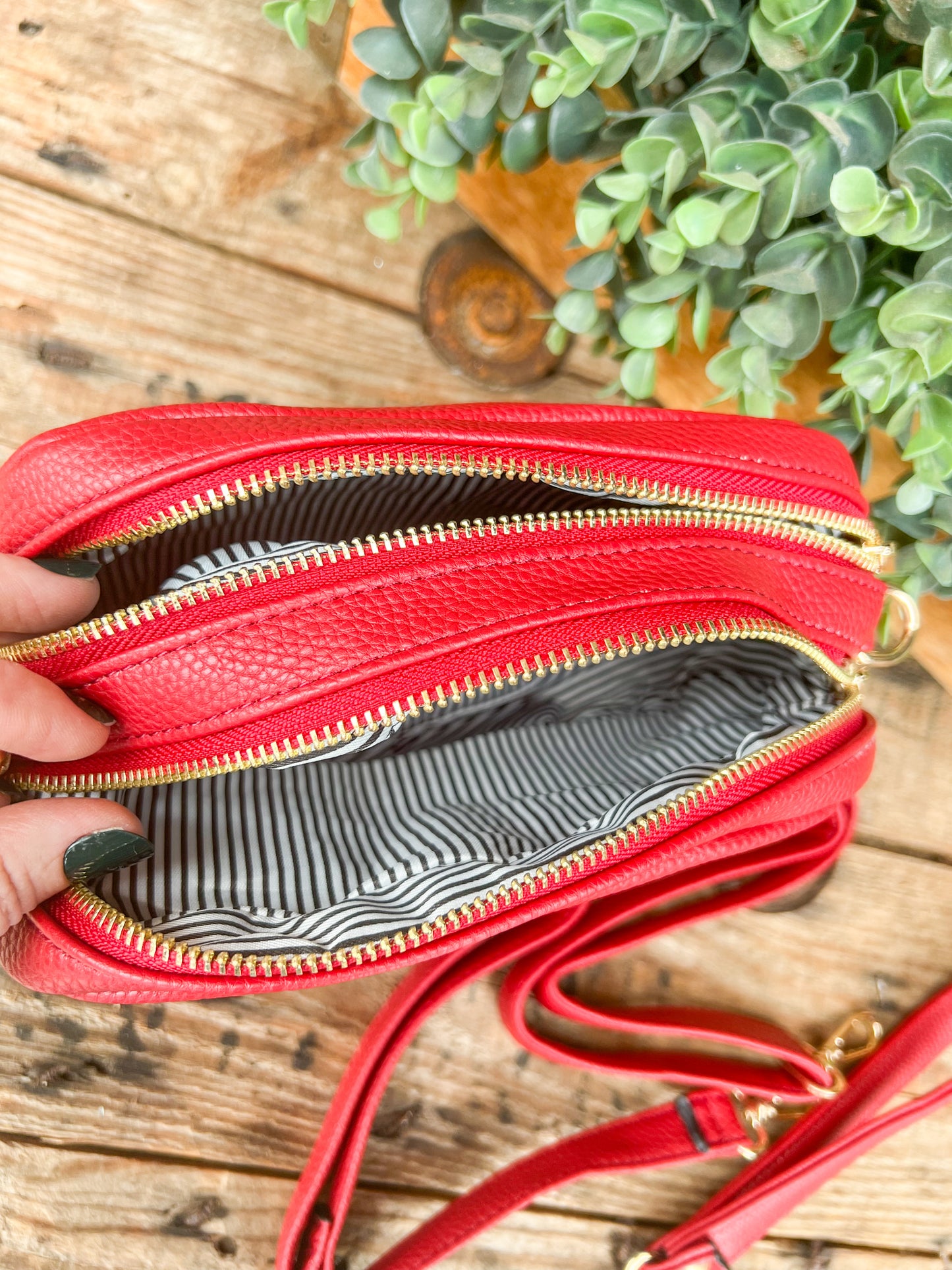 Zeta Crossbody/Wristlet