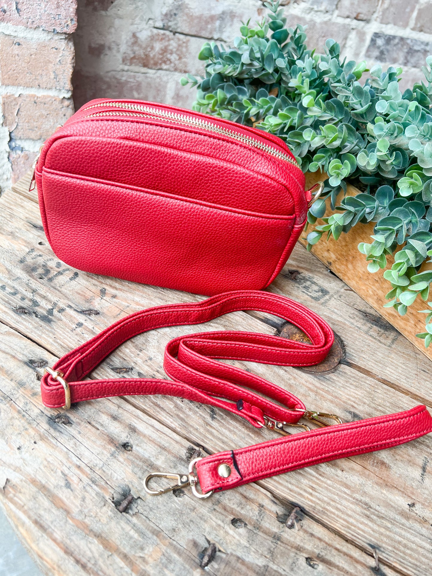 Zeta Crossbody/Wristlet
